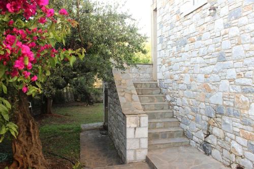 Hanakia, Stoupa (photo 6)