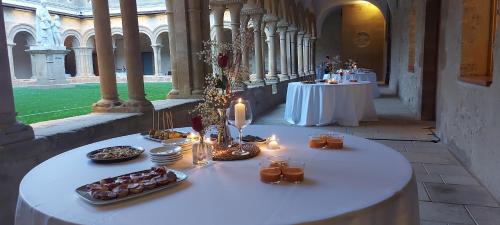 A szálláshely kívülről, Monestir de Les Avellanes in Os de Balaguer