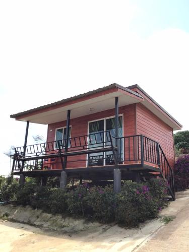 Exterior view, Rai Rak Doi Phutubberk near Phu Hin Rong Kla National Park