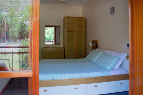  Beach House Blue Holiday in Letojanni