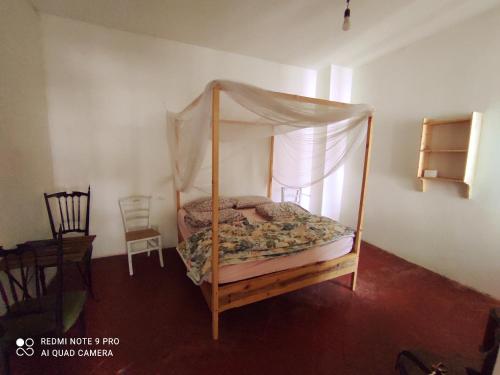 1 king bed, 1 twin bed