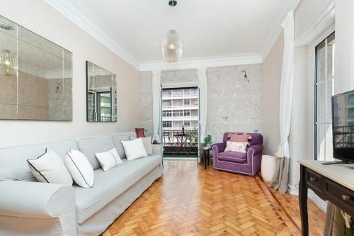 Elegant 2BR Apart Vintage Elevator Subway