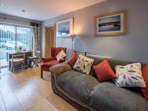 Pass the Keys The Cwtch Near Oakwood sleeps 4 gîte à louer Cresswell Quay