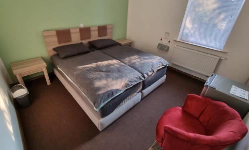 room detail thumbnail 0