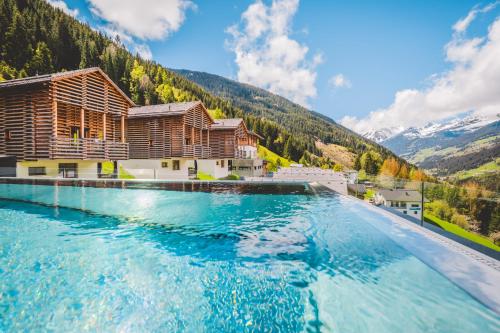 Boutique Hotel und Chalets Bergwiesenglück - See