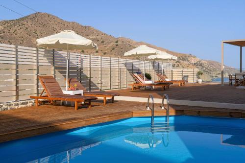 Swimming pool, Villa Melpomeni in Moires