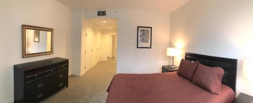 Los Angeles National Veterans Park 30 Day Stays - main image