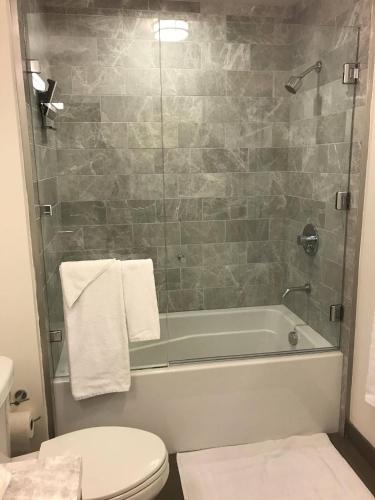 Los Angeles National Veterans Park 30 Day Stays - image 13