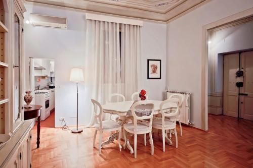Apartments Florence - Ghibellina 96