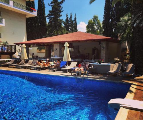 Green Hill Hotel - image 3