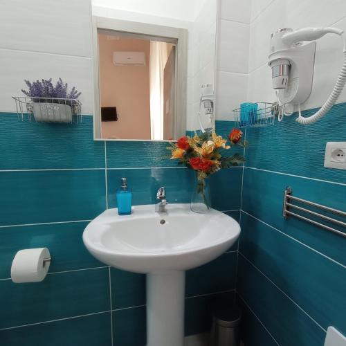 Double Room with Private Bathroom image 7