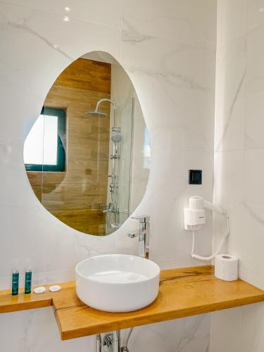 Island Apartments - image 10
