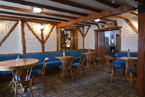 Dinorben Arms Hotel - image 11