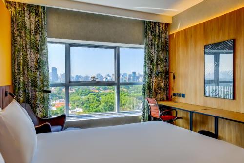 room detail thumbnail 1