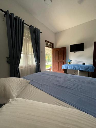 Double Room with Garden View image 1