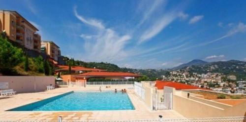 Swimming pool, Chambre d hote avec clim terrasse et petit dejeuner Hauteurs de Nice in Saint-Sylvestre