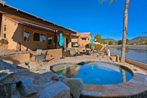 Upscale Phoenix Oasis with Private Pool and Spa! - image 10
