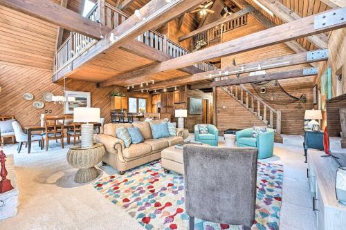 Spacious Syracuse Getaway w/ Waterfront Deck! - Etna Green, IN