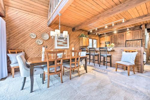 Spacious Syracuse Getaway w/ Waterfront Deck! in Syracuse (IN)