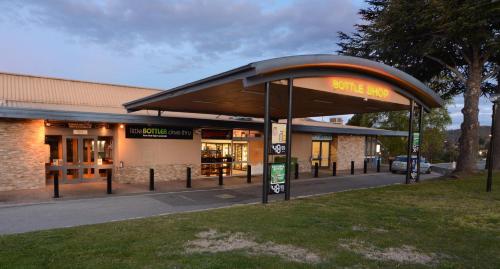 外部景觀, 金達拜恩湖大酒店 (Lake Jindabyne Hotel) in 金達拜恩