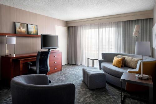 Sonesta Select Los Angeles Torrance South Bay - image 9