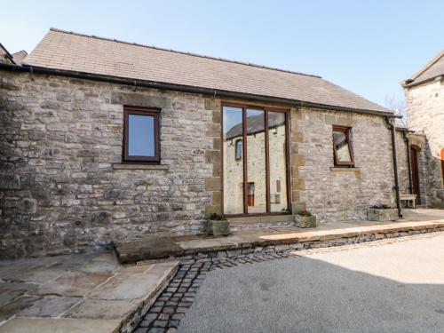 Swallow Barn Buxton - image 10