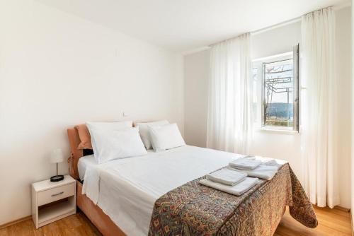 Apartments with a parking space Lopar Rab - 14070 - image 6