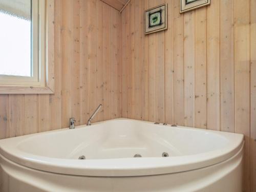 Spa, 8 person holiday home in Brovst-By Traum in Brovst