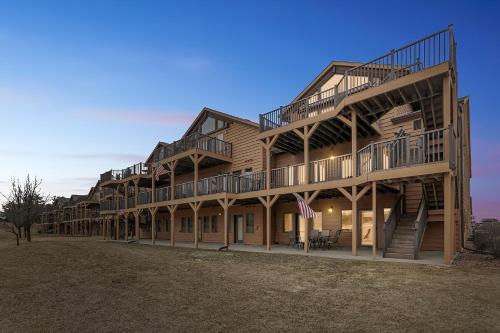 First Floor 3 BR Condo, Northern Bay Golf Course