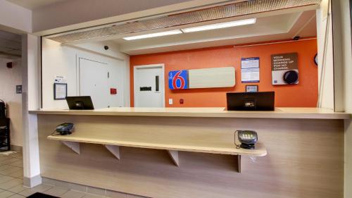 Motel 6-Altoona IA - Des Moines East - image 11