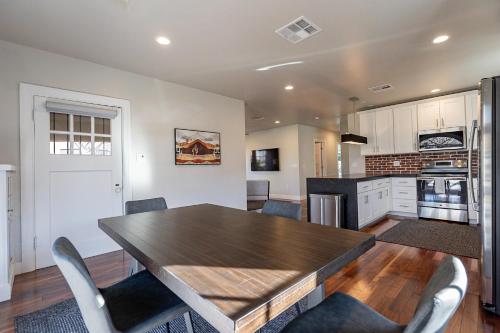 PHX Retreat Fully Remodeled Historic Home