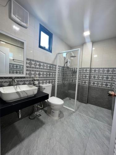 Shower, 243Hotel in Ta Phraya