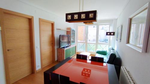  Apartamento con piscina y WIFI a 100 metros de la playa en Somo in Somo