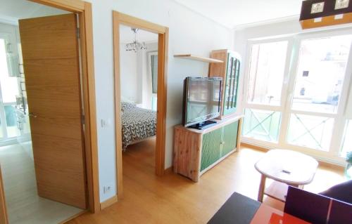  Apartamento con piscina y WIFI a 100 metros de la playa en Somo in Somo