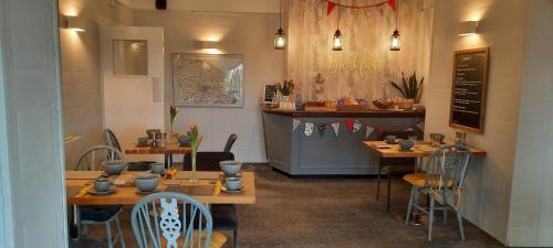 Seals Bacton - image 10