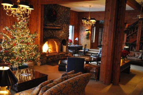 大堂, Kandahar Lodge at Whitefish Mountain Resort in 白魚鎮