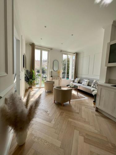L'Orangerie Secret Garden Apartment in Old Antibes Beach 4min in Antibes