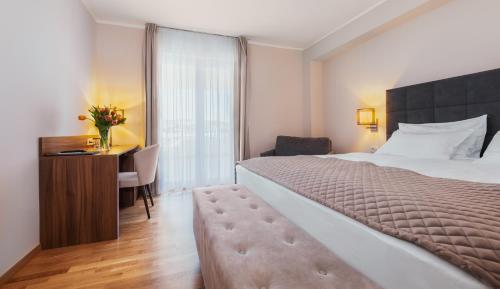 1 queen bed