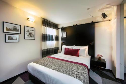 1 queen bed, 2 twin beds