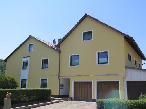 A szálláshely kívülről, Ferienwohnung Schaffer mit Klimaanlage und Freisitz im Garten in Essing