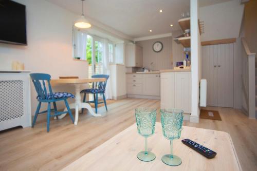 STABLES Stylish comfortable peaceful cottage with parking and outdoor space in Holt (Wiltshire)