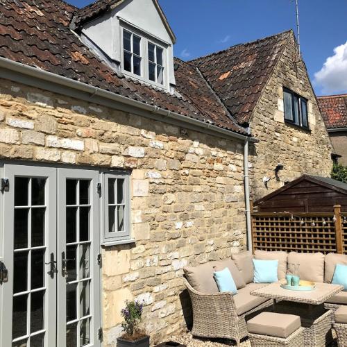 B&B Holt - STABLES Stylish comfortable peaceful cottage with parking and outdoor space - Bed and Breakfast Holt