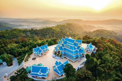 Nearby attraction, Isan Golf & Adventure Hotel in Phen