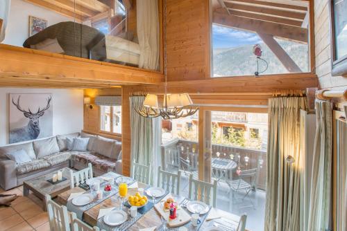 Chalet Muguet Gauche with Hot Tub Sleeps 10 Central Morzine