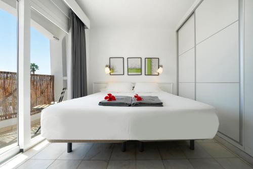 1 twin bed, 1 sofa bed