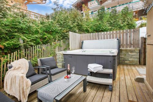 Chalet Muguet Gauche with Hot Tub Sleeps 10 Central Morzine - image 13