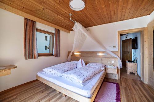 Superior One-Bedroom Apartment