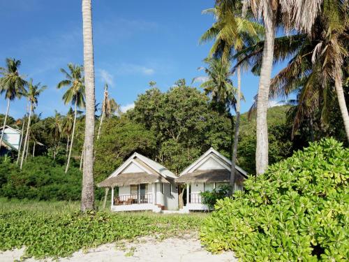 Secret Beach Bungalows 4