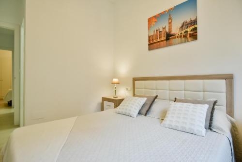Deluxe Apartment image 10