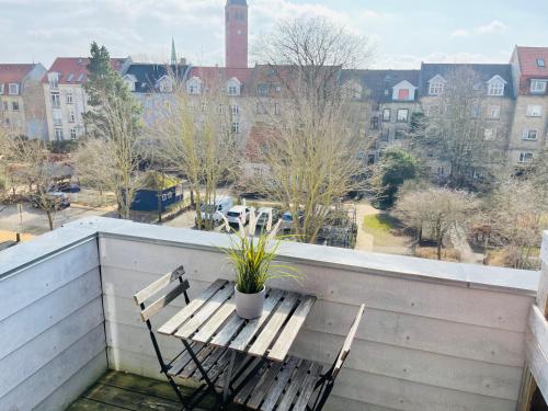 F11 3s tv with balcony - image 10